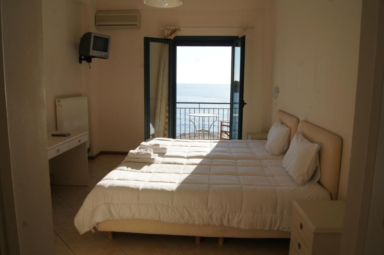 Gorgones, Sea-Front, Great View Aparthotel Кардамили Екстериор снимка