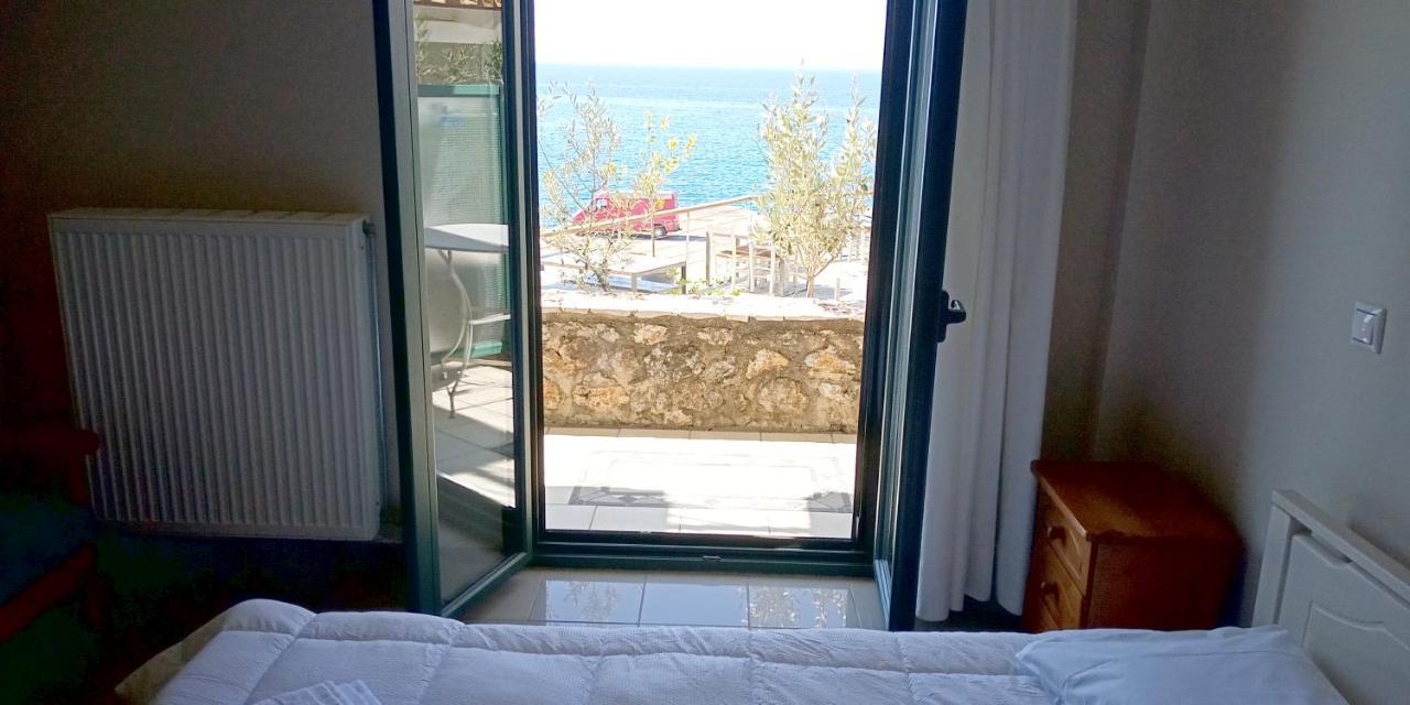Gorgones, Sea-Front, Great View Aparthotel Кардамили Екстериор снимка