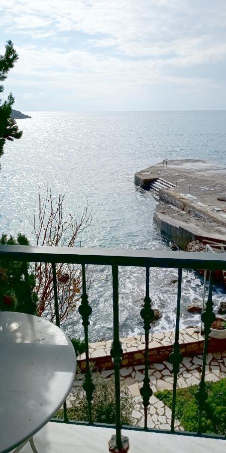 Gorgones, Sea-Front, Great View Aparthotel Кардамили Екстериор снимка