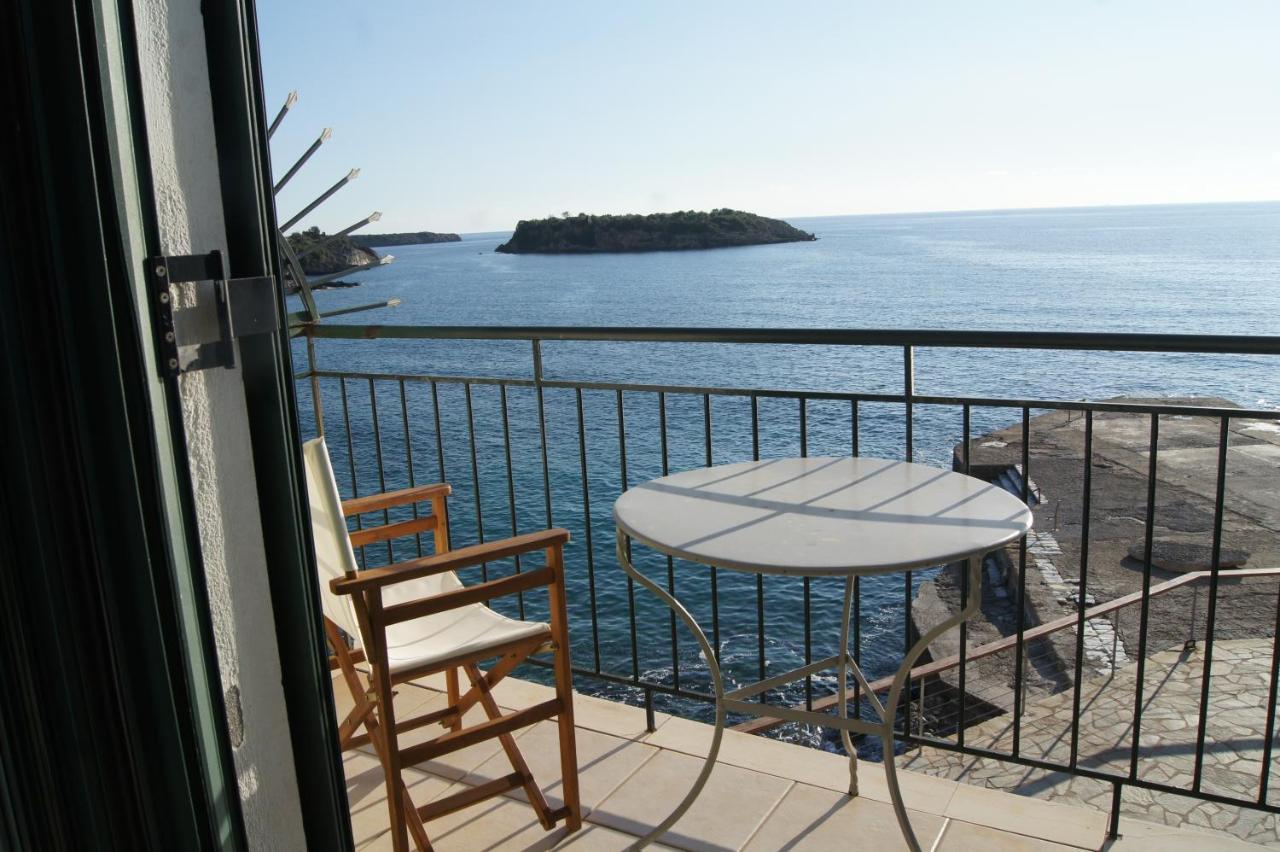Gorgones, Sea-Front, Great View Aparthotel Кардамили Екстериор снимка