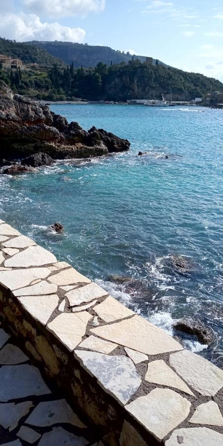 Gorgones, Sea-Front, Great View Aparthotel Кардамили Екстериор снимка